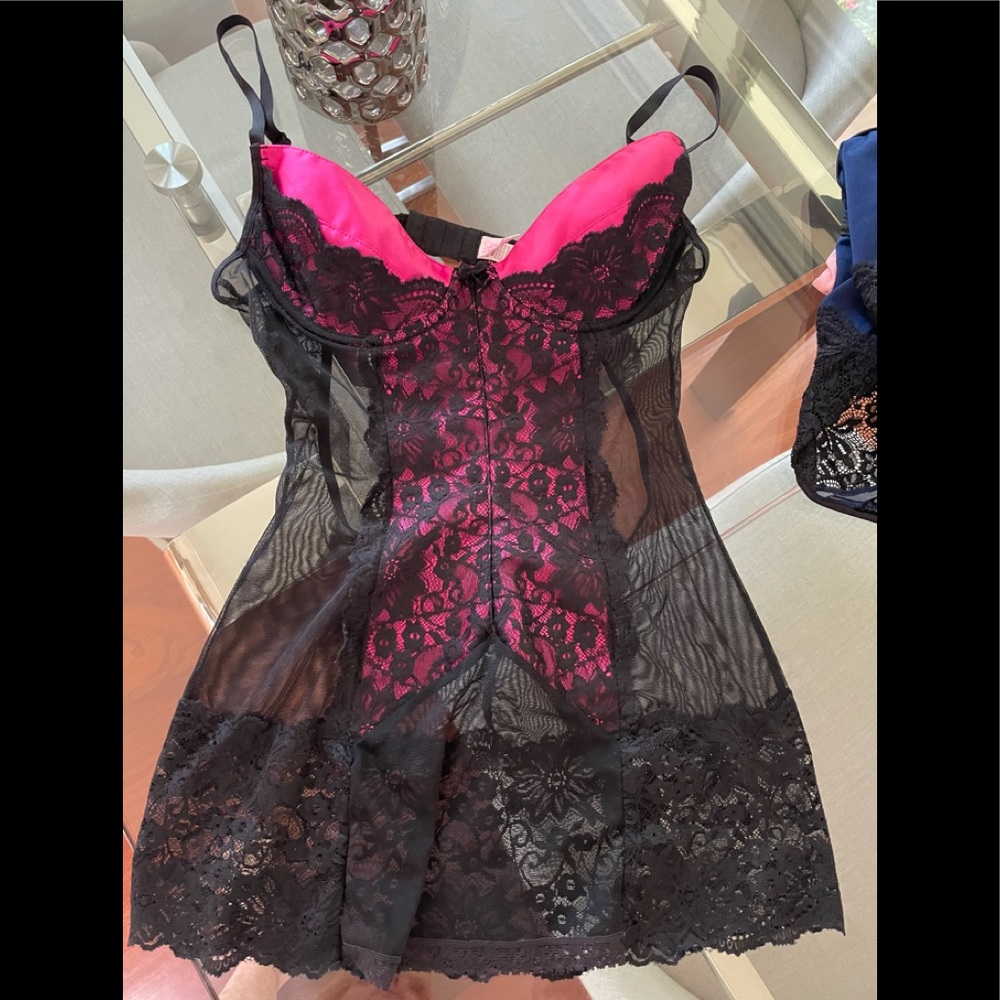Sexy babydoll with satin and lots of black lace